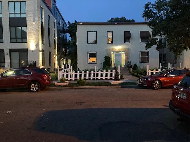 1st image of 2717 Girard Ave S APT 201