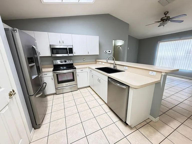 16195 SW 50th Terrace Rd — Photo 6