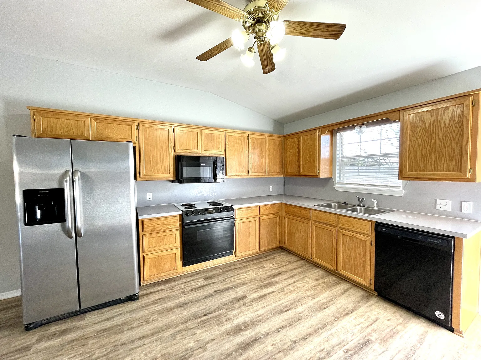 2301 Cimmaron Drive - 1 — Photo 4