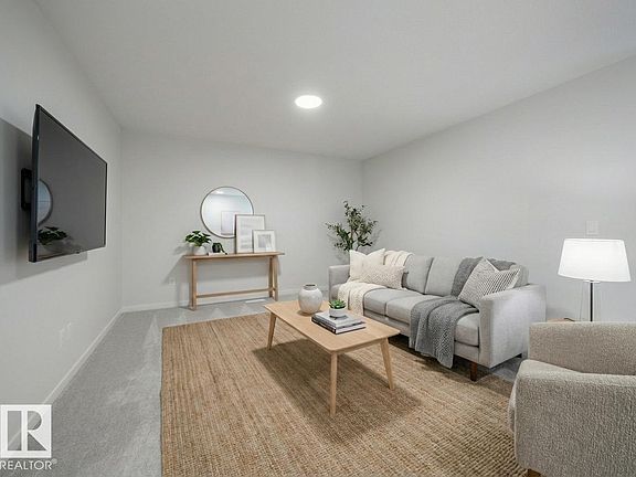 4th image of 2536 211th St NW