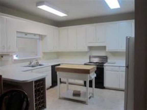 4th image of 126 Windsor Dr