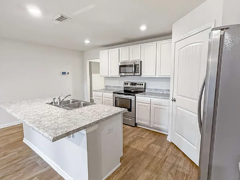 7469 Steeplechase Blvd — Photo 7