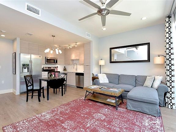 4th image of 604 N Bluff Dr Unit 135