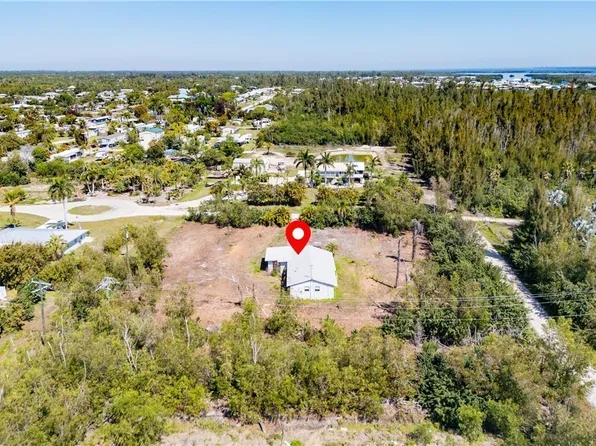 5427 Easy St, Bokeelia, FL 33922
