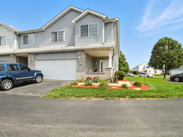 1935 Waters Edge Dr, Minooka, IL 60447