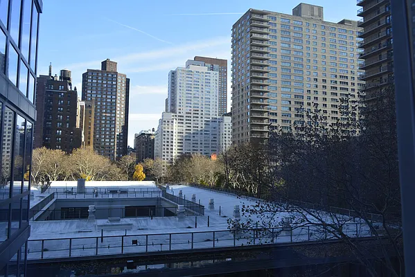 Rented by BLU Real Estate | media 15