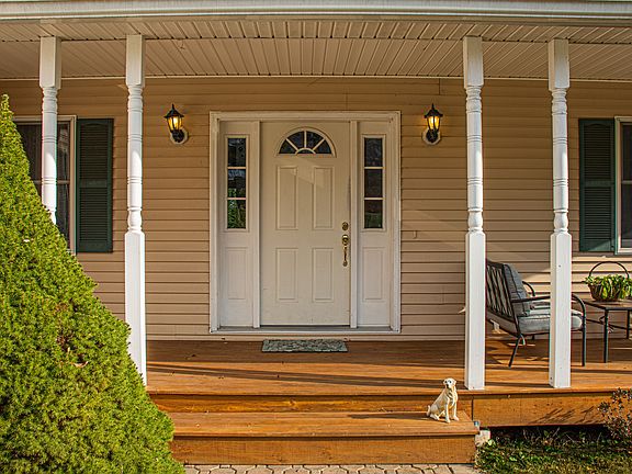 31 Brook Lane- front porch 2 photo.jpg
