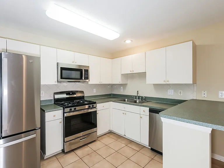 6221 Kiteridge Dr — Photo 9