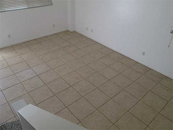 3rd image of 821 NW 2nd Ave