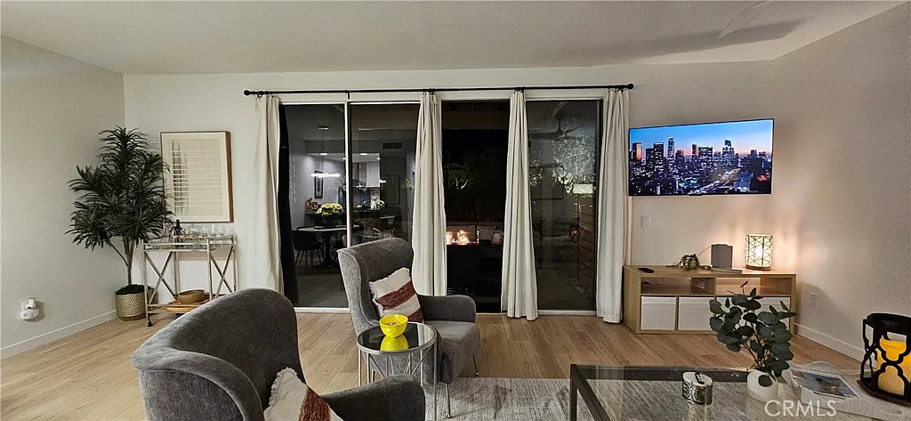 1 bed, 864 sqft, $3,000 — Photo 3