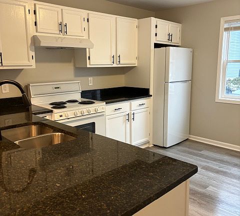 5th image of 352 College Ave #2A
