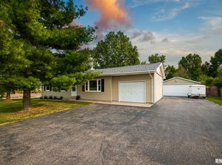 1903 E Boyton St, Marion, IL 62959