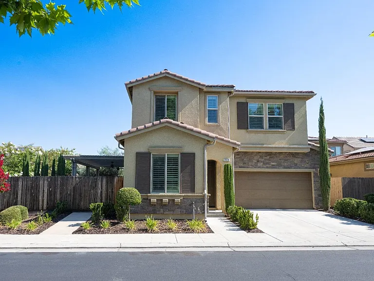 2018 E Corneliuson Dr — Photo 2