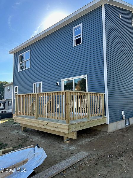 5th image of 68 Green Island Avenue