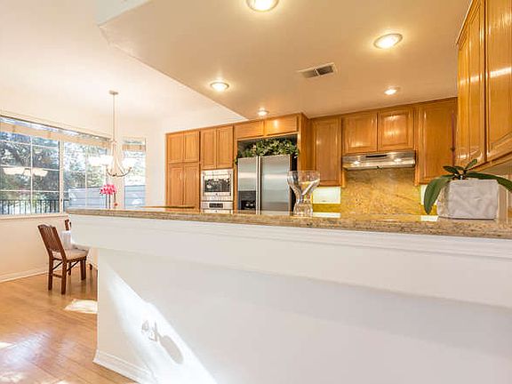 4th image of 5652 Edgebrook Pl