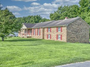 400 Williamson St, Celina, TN 38551