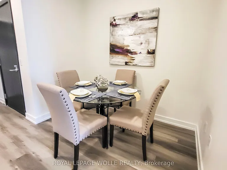 15 Wellington St S #304 — Photo 6
