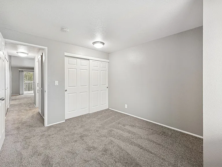 Oak Hill Apartments — Photo 15