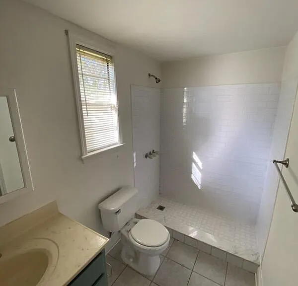 4803 Lexington Ave #B — Photo 7