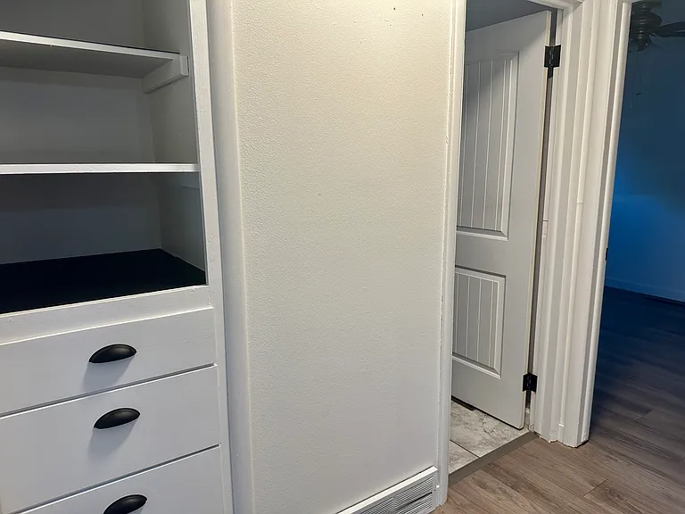 247 Riverside Dr — Photo 4