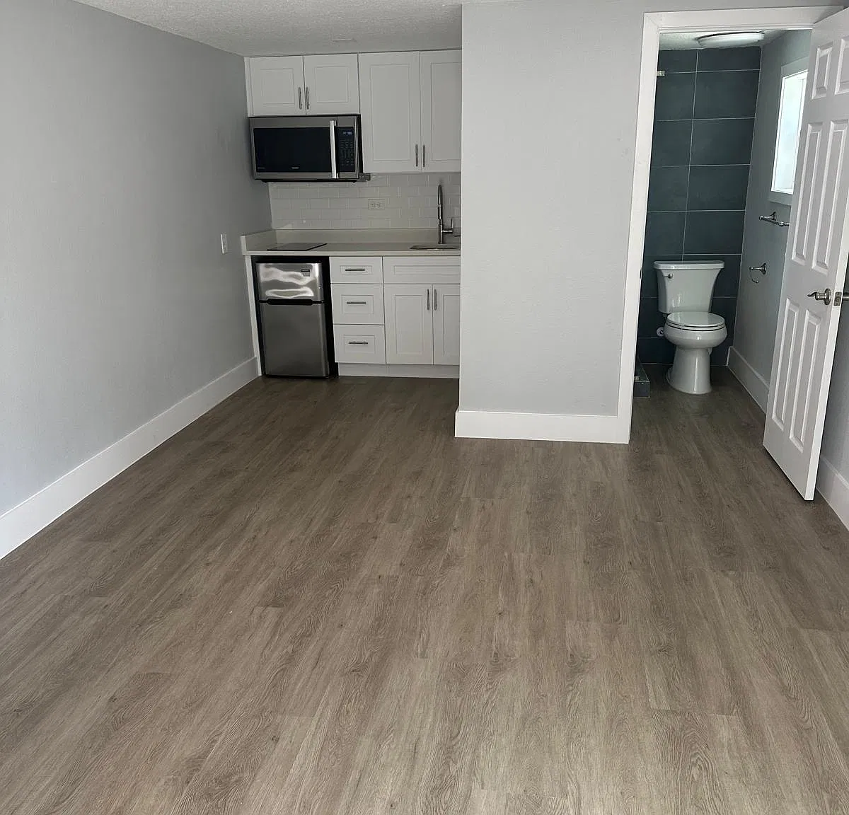 Studio, 400 sqft, $975 — Photo 4