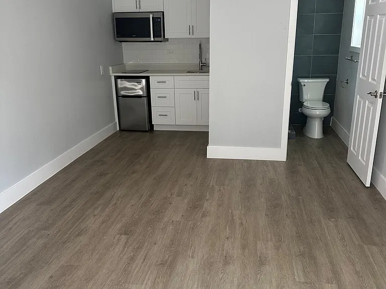 1858 Cornell Ave #6 — Photo 5