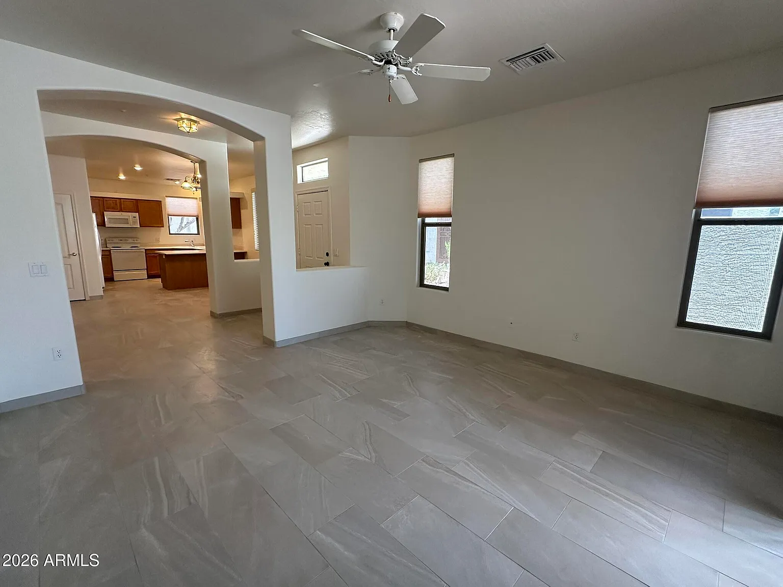 3 bed, 2.0 bath, 1356 sqft, $2,395 — Photo 4