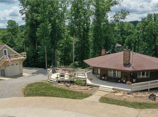 6 Latonka Trl, Malvern, OH 44644