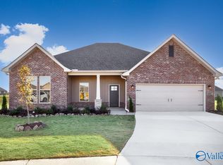 107 Kit Fox Dr, Meridianville, AL 35759