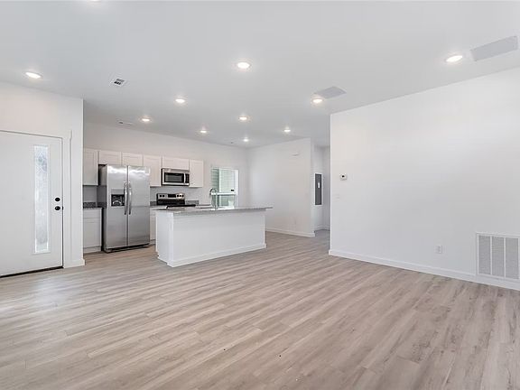 5th image of 651 Apollo Ave