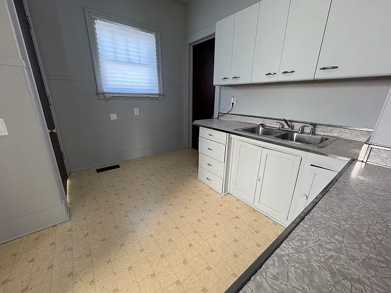 24 Bremer Ave — Photo 3