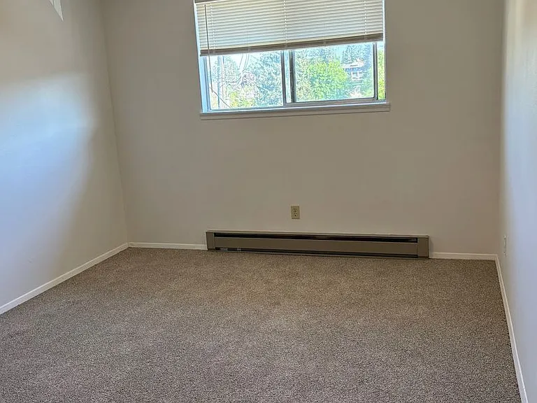 2112 W Northwest Blvd — Photo 9