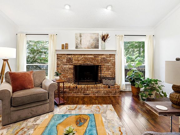 3rd image of 2521 Hickorynut Ct