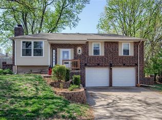 3200 NW Canterbury Rd, Blue Springs, MO 64015