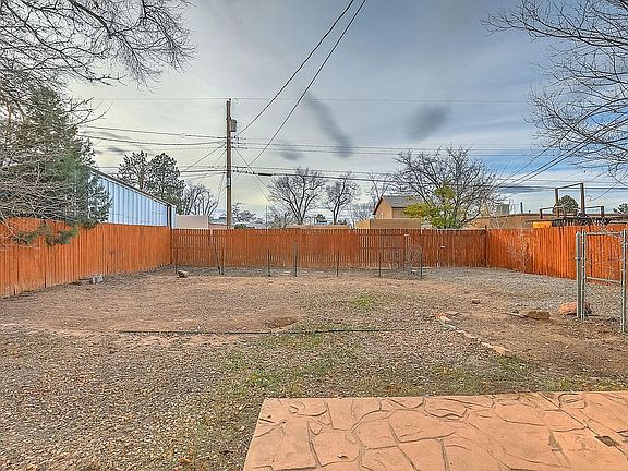 4th image of 311 Bryn Mawr Dr SE