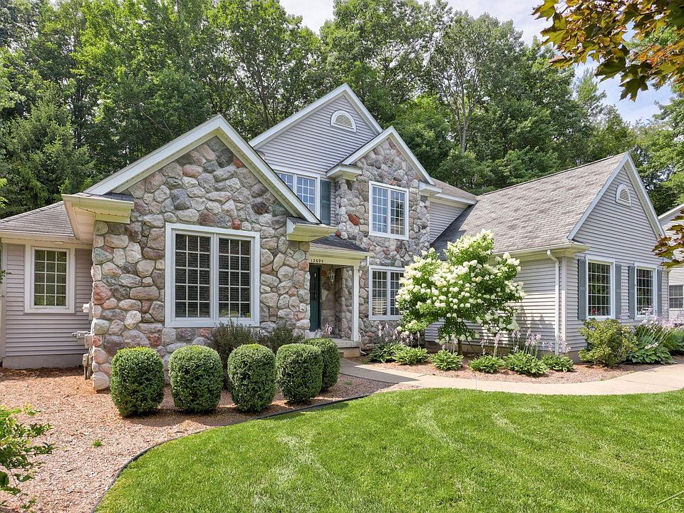 12695 Whisper Ridge Dr, Freeland, MI 48623 Zillow