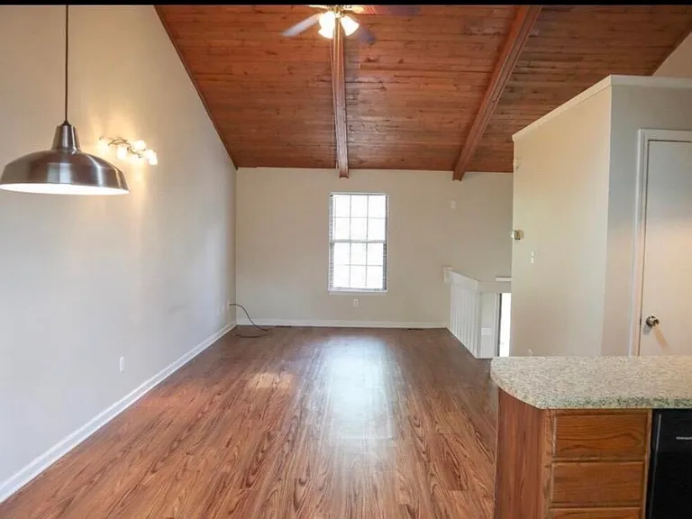 740 Spring Meadows Dr — Photo 3
