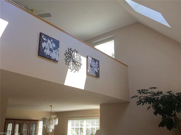 4th image of 641 Brittany Ct