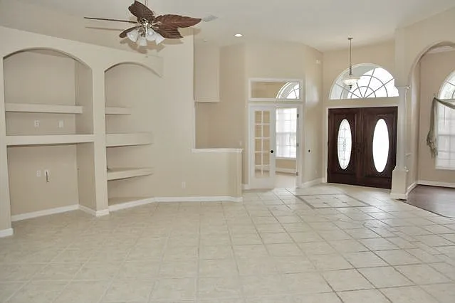 915 Starling Way — Photo 5