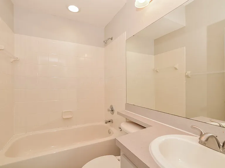 292 Cloverdale Rd — Photo 15