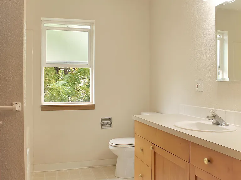 2941 NW Tyler Ave #2 — Photo 9