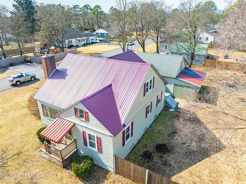 2nd image of 631 Gansevoort Road