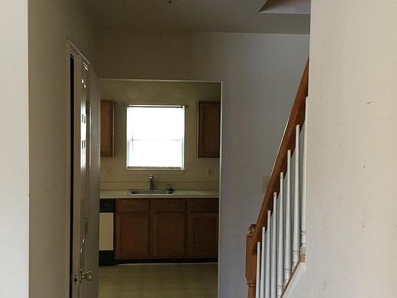 5th image of 7106 Flag Harbor Dr
