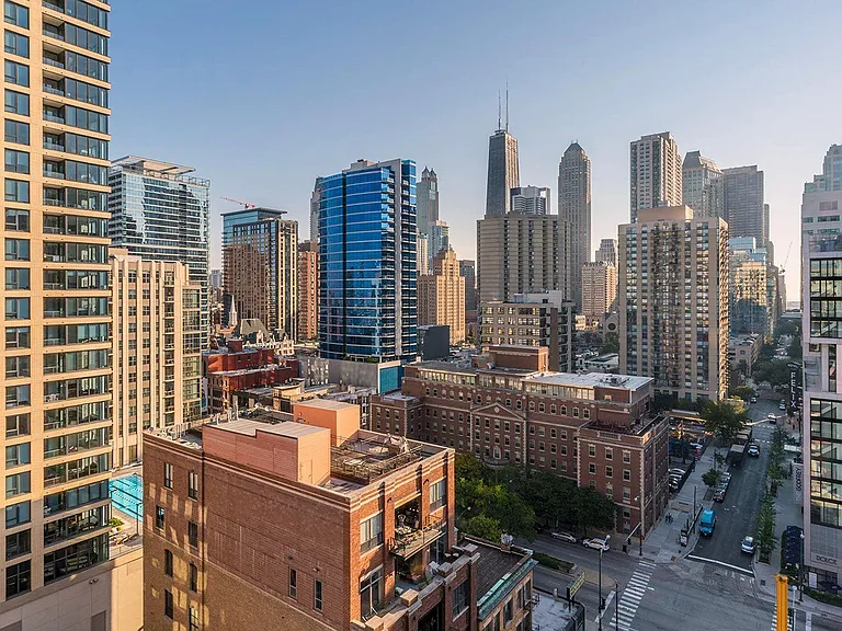 Marlowe Apartments Chicago Neighborhood City Skyline