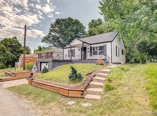 3210 Clifton Ave, Alton, IL 62002