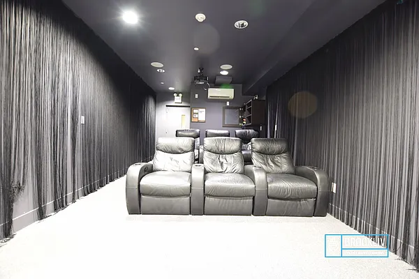 Rented by null | media 23