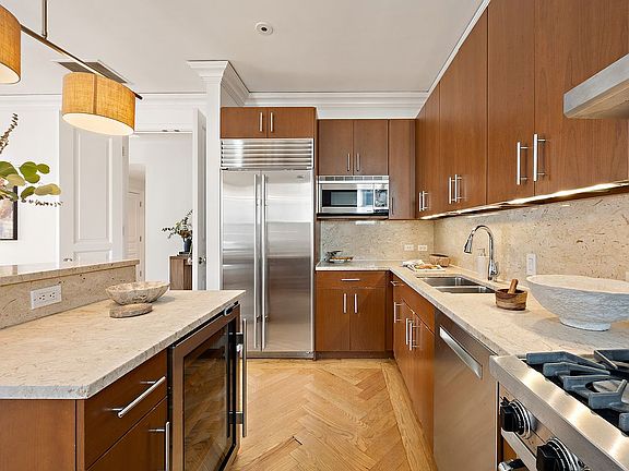 5th image of 50 Madison Ave Unit Ru 5