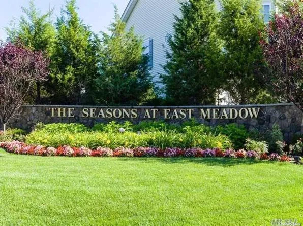388 Spring Drive #388, East Meadow, NY 11554