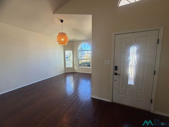 4th image of 1810 Hays Dr