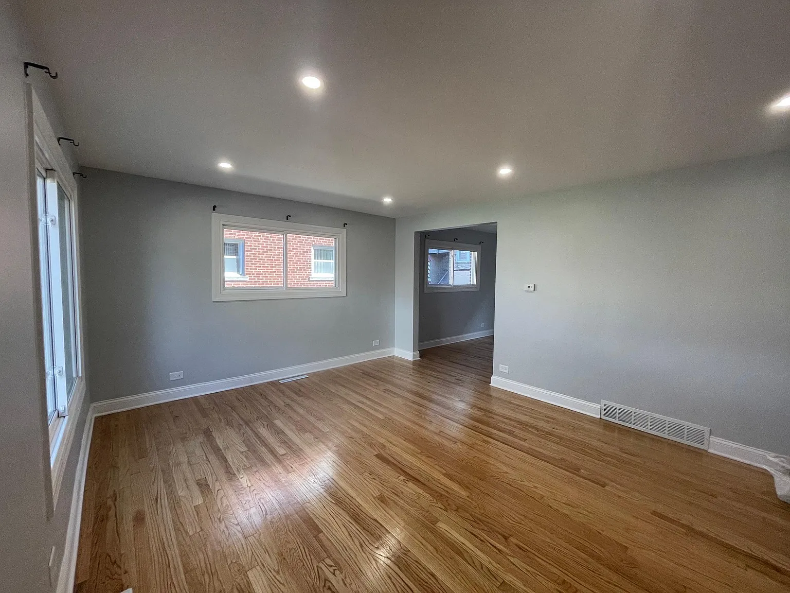 6051 N Paulina St — Photo 3